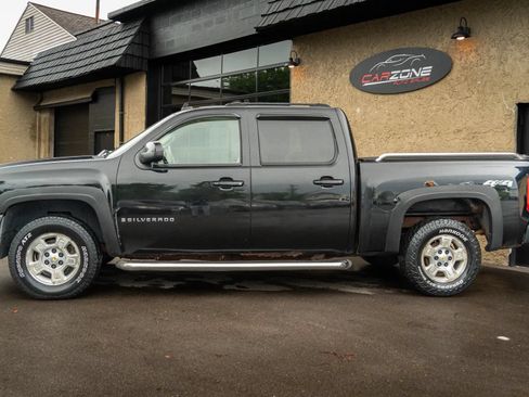 Used 2007 Chevrolet Silverado 1500 LTZ w/ Safety Package AWD/4WD image 2
