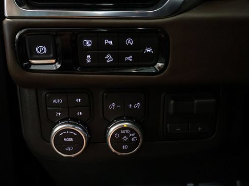 Used 2026 GMC Yukon Denali Ultimate AWD/4WD image 28