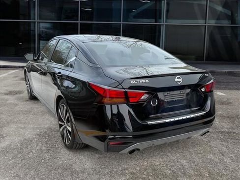 Used 2020 Nissan Altima 2.5 SR w/ Premium Package image 3