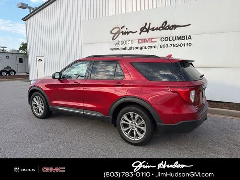 Used 2020 Ford Explorer XLT w/ Equipment Group 202A AWD/4WD image 3