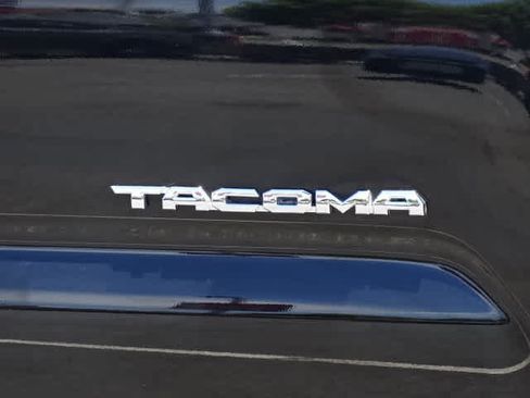 Certified 2020 Toyota Tacoma TRD Sport w/ Technology Package RWD image 9