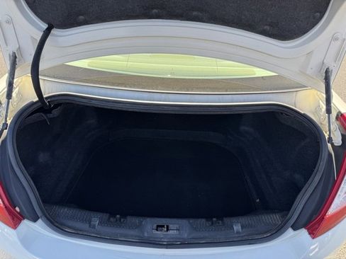 Used 2013 Lincoln MKS AWD image 32