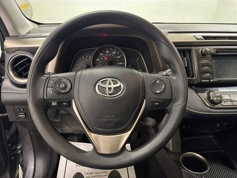 Used 2015 Toyota RAV4 XLE image 18