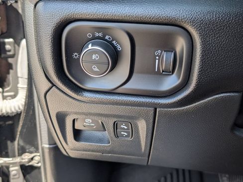 Used 2023 RAM 1500 Big Horn AWD/4WD image 12