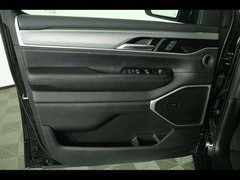 New 2026 Jeep Grand Wagoneer L Limited AWD/4WD image 23