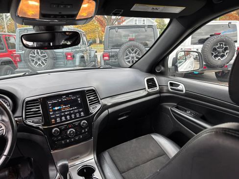 Used 2022 Jeep Grand Cherokee Laredo X image 34