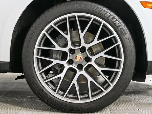 Used 2019 Porsche Macan S image 38