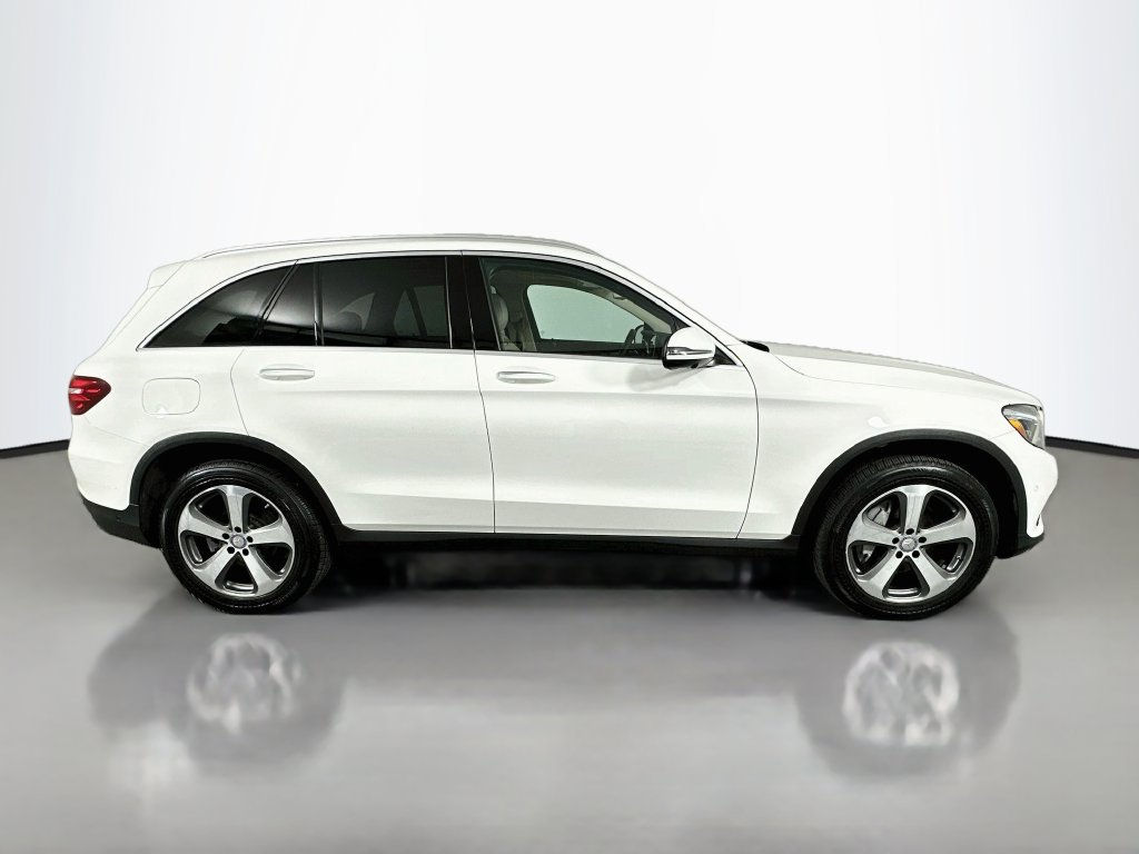 Used 2017 Mercedes-Benz GLC 300 image 4
