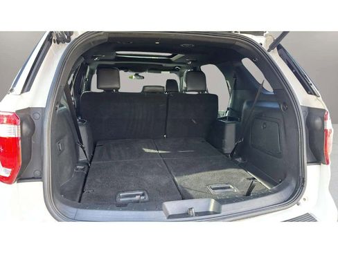 Used 2018 Ford Explorer XLT w/ Equipment Group 202A image 10