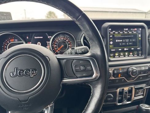 Used 2020 Jeep Wrangler Unlimited Sahara image 19