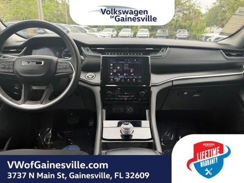 Used 2023 Jeep Grand Cherokee Laredo RWD image 15