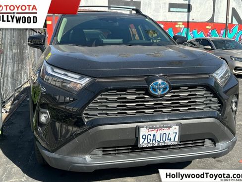 Used 2023 Toyota RAV4 XLE Premium image 1