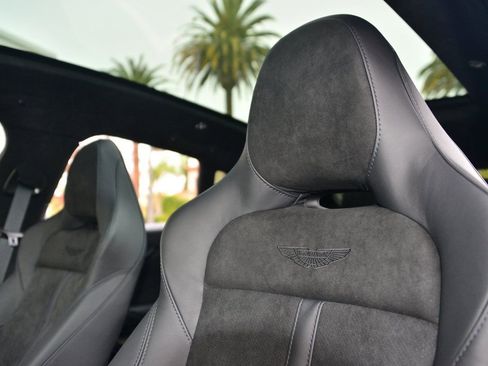 Used 2023 Aston Martin DBX 707 image 5