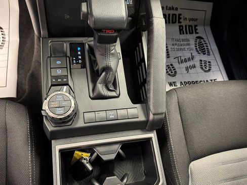 Used 2025 Toyota 4Runner TRD Off-Road AWD/4WD image 9