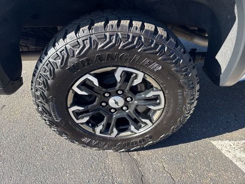 Used 2024 Chevrolet Silverado 1500 ZR2 image 30