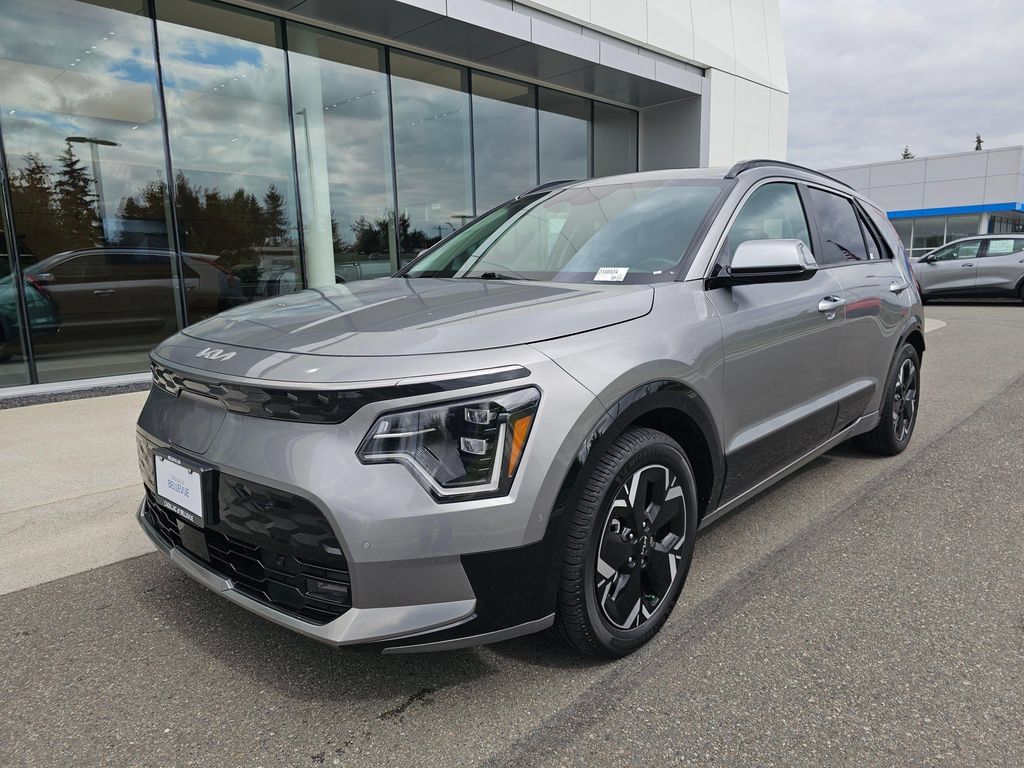 Used 2023 Kia Niro Wave w/ Wave Preserve Package FWD image 3