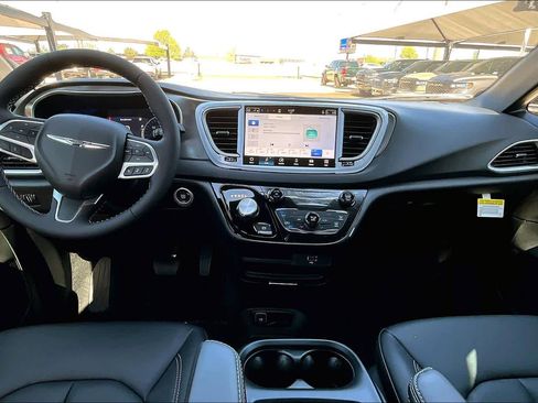 New 2026 Chrysler Voyager LX FWD image 6