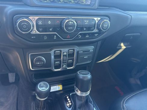 Used 2021 Jeep Gladiator Overland image 20