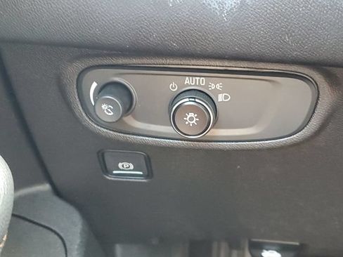 Certified 2021 GMC Terrain SLE w/ Driver Convenience Package FWD image 18