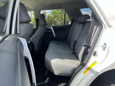Used 2019 Toyota 4Runner SR5 AWD/4WD image 25