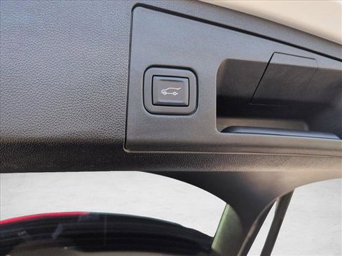 Used 2023 Cadillac XT4 Sport image 7