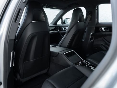 Used 2018 Porsche Panamera 4S image 26