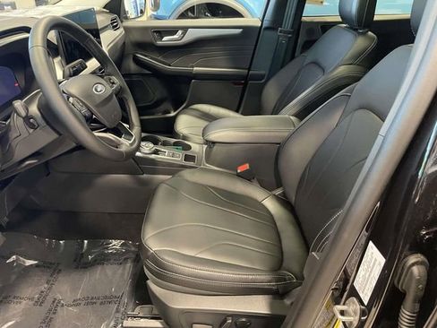 New 2025 Ford Escape SE w/ PHEV Premium Package FWD image 10