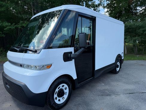 Used 2024 Chevrolet Brightdrop 400 w/ Commercial Equipment Package AWD/4WD image 1