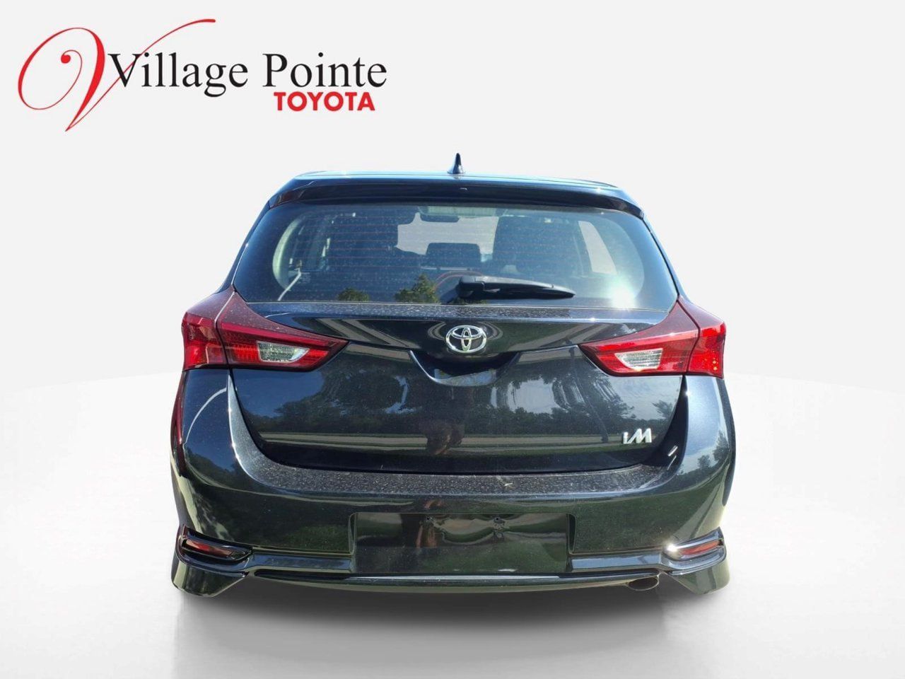 Used 2018 Toyota Corolla iM FWD image 3