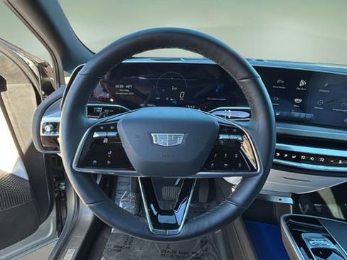 Used 2025 Cadillac Lyriq Sport image 11