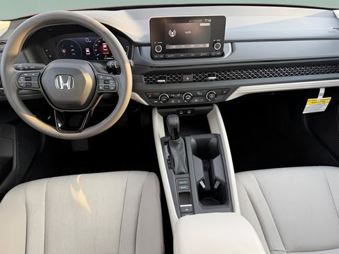 Used 2025 Honda Accord SE image 10