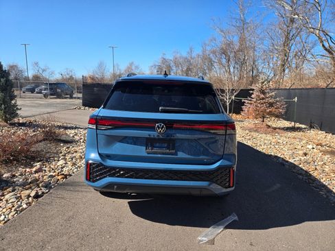 New 2026 Volkswagen Tiguan SE R-Line image 4