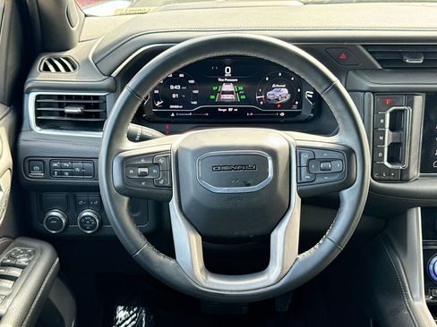 Used 2024 GMC Yukon XL Denali RWD image 23