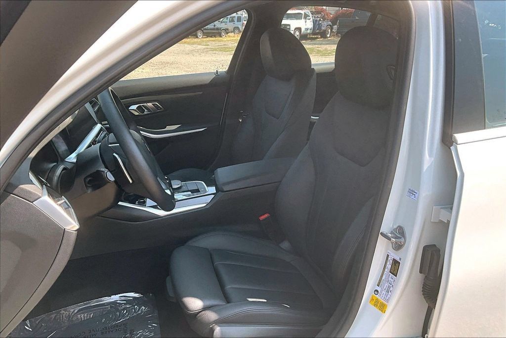 Used 2020 BMW 330i Sedan w/ Premium Package RWD image 9