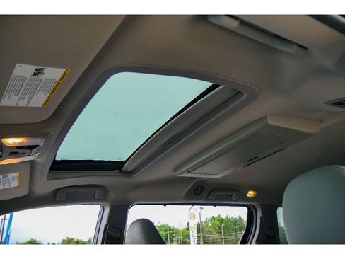 Used 2015 Toyota Sienna XLE Premium FWD image 10