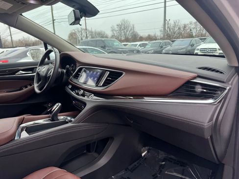 Used 2021 Buick Enclave Avenir w/ Avenir Technology Package image 20