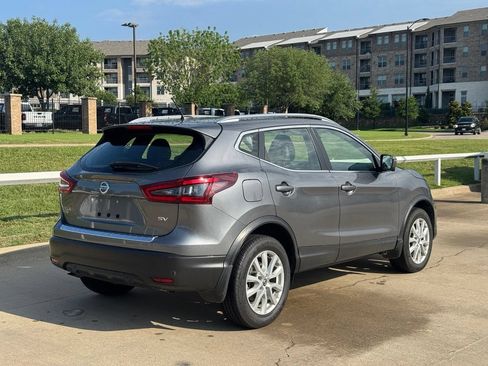 Used 2022 Nissan Rogue Sport SV w/ Technology Package FWD image 4