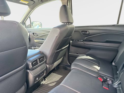 Used 2024 Honda Passport TrailSport image 15