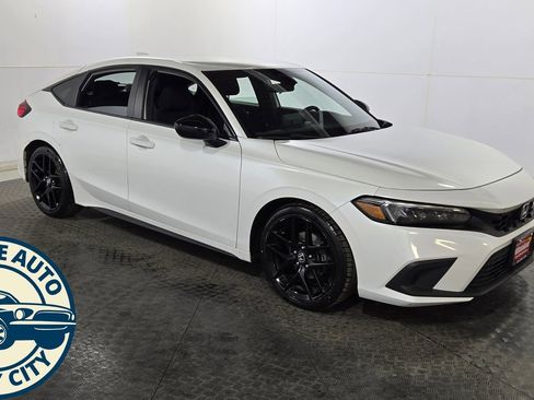 Used 2023 Honda Civic Sport image 9