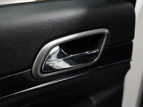 Used 2017 Jeep Grand Cherokee Trailhawk image 35