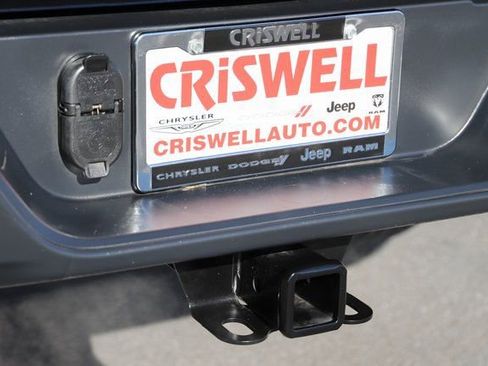 Used 2023 Jeep Gladiator Sport AWD/4WD image 7