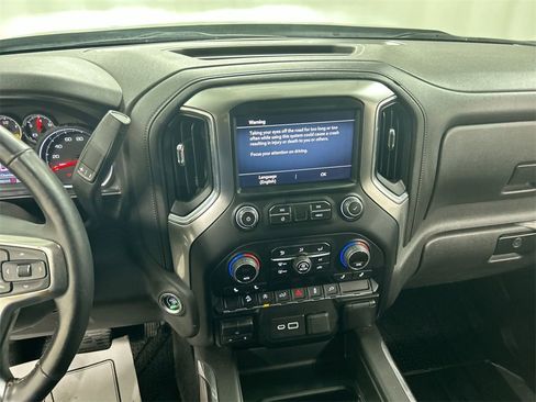 Used 2019 Chevrolet Silverado 1500 RST image 18