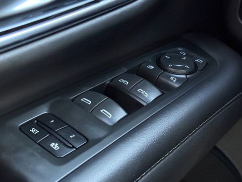 Used 2022 Chevrolet Tahoe Z71 w/ Luxury Package image 32