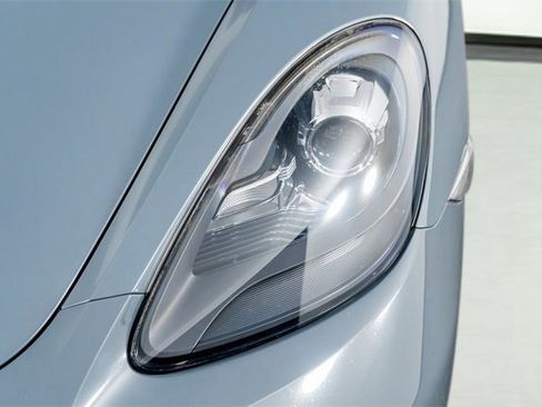 Used 2017 Porsche 718 Cayman Base image 24