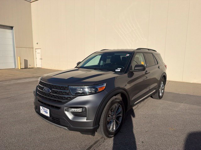 Used 2023 Ford Explorer XLT w/ Equipment Group 202A AWD/4WD image 8