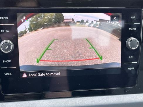 Used 2025 Volkswagen Jetta SE FWD image 26