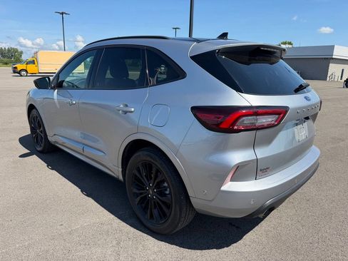 Used 2023 Ford Escape ST-Line Elite w/ Premium Technology Package AWD/4WD image 7