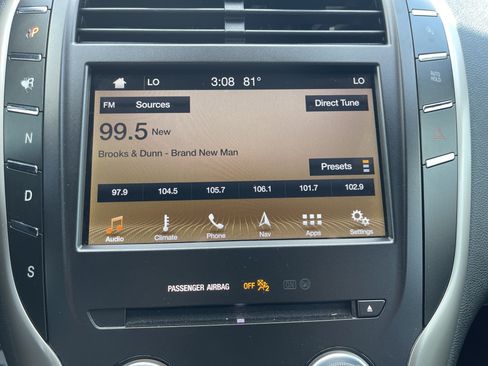 Used 2019 Lincoln MKC Select w/ Select Plus Package FWD image 26