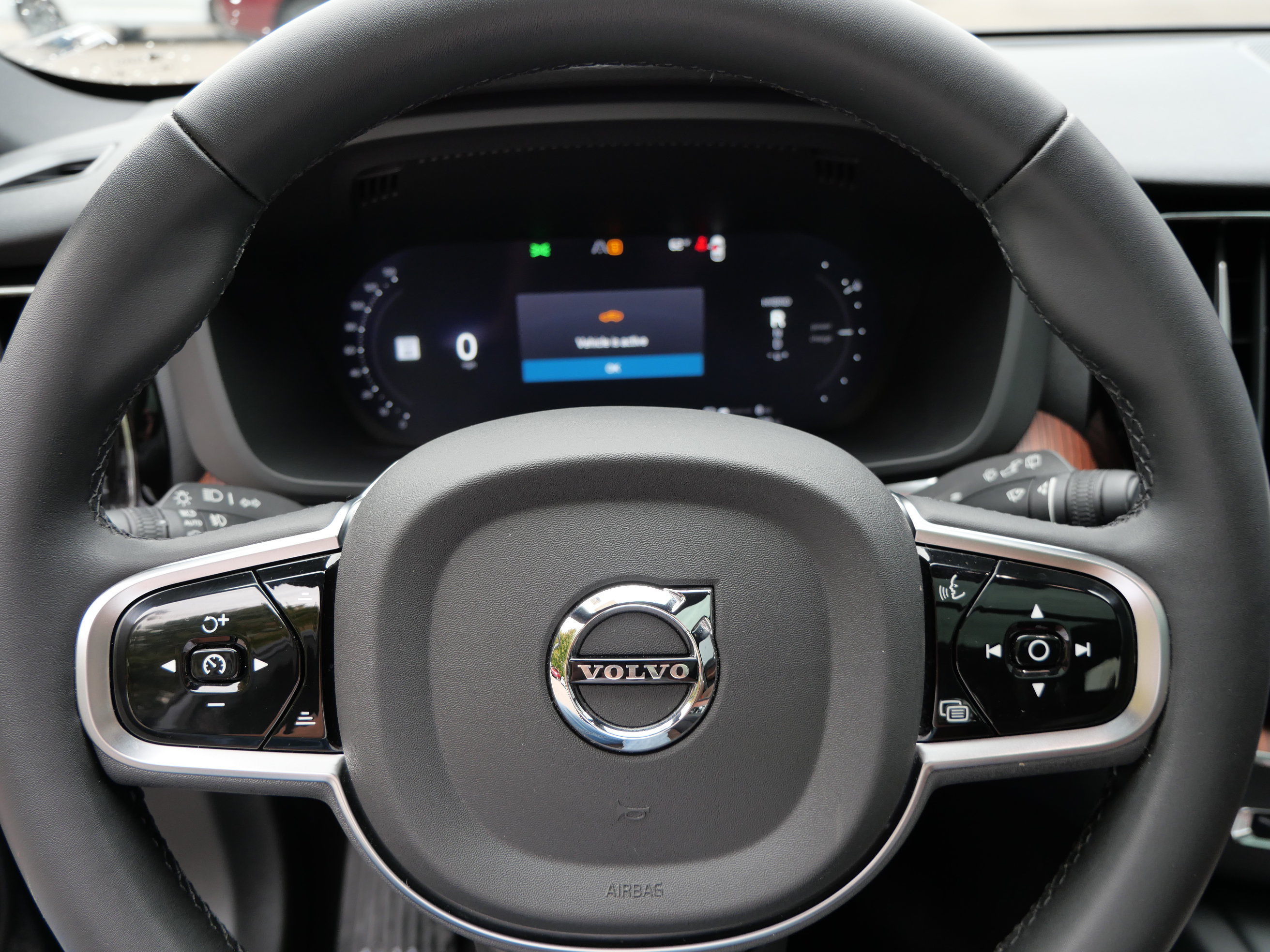 Certified 2024 Volvo XC60 T8 Plus w/ Climate Package AWD/4WD image 29