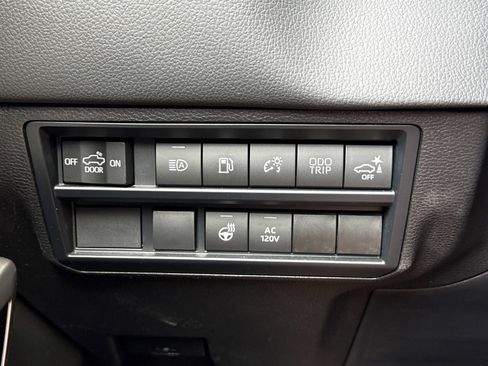 Used 2024 Toyota Tundra Limited image 20